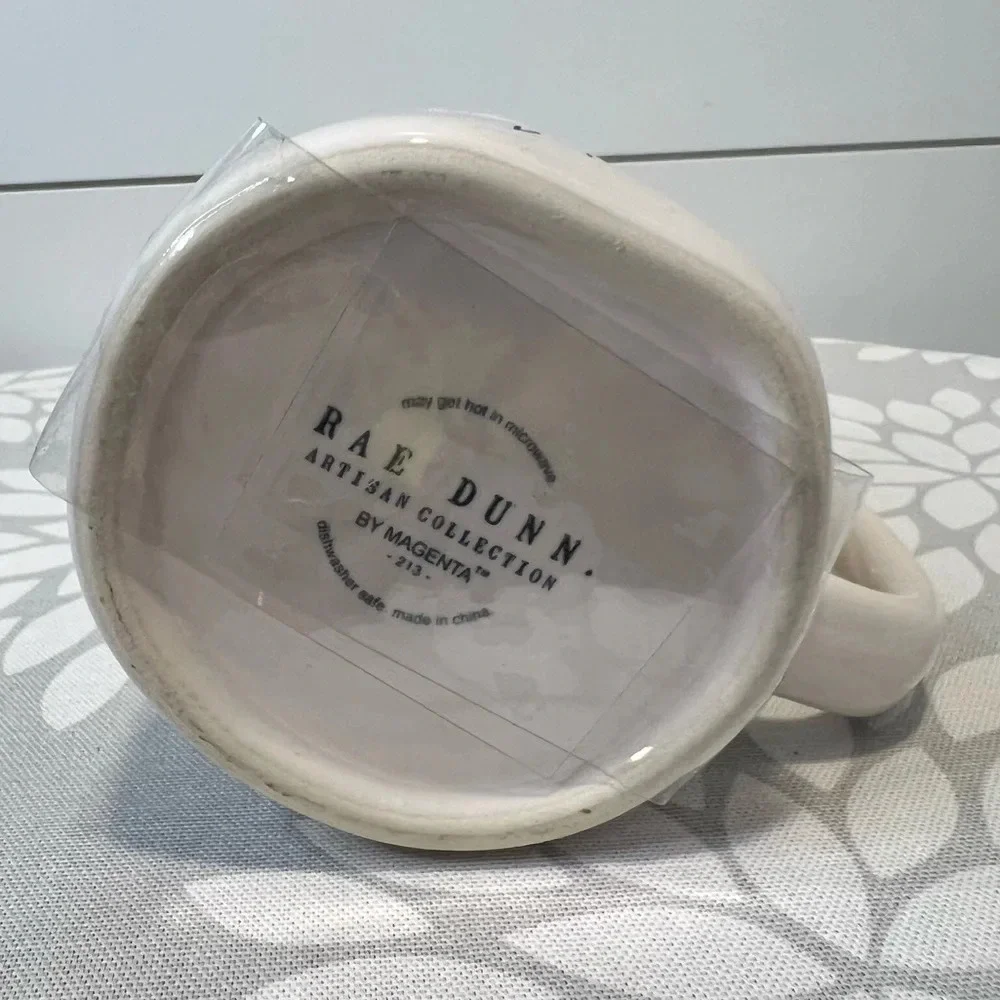 Rae Dunn White Queen Bee Ceramic‎ Mug Cup with Bee Lid. 16 oz. NWT.